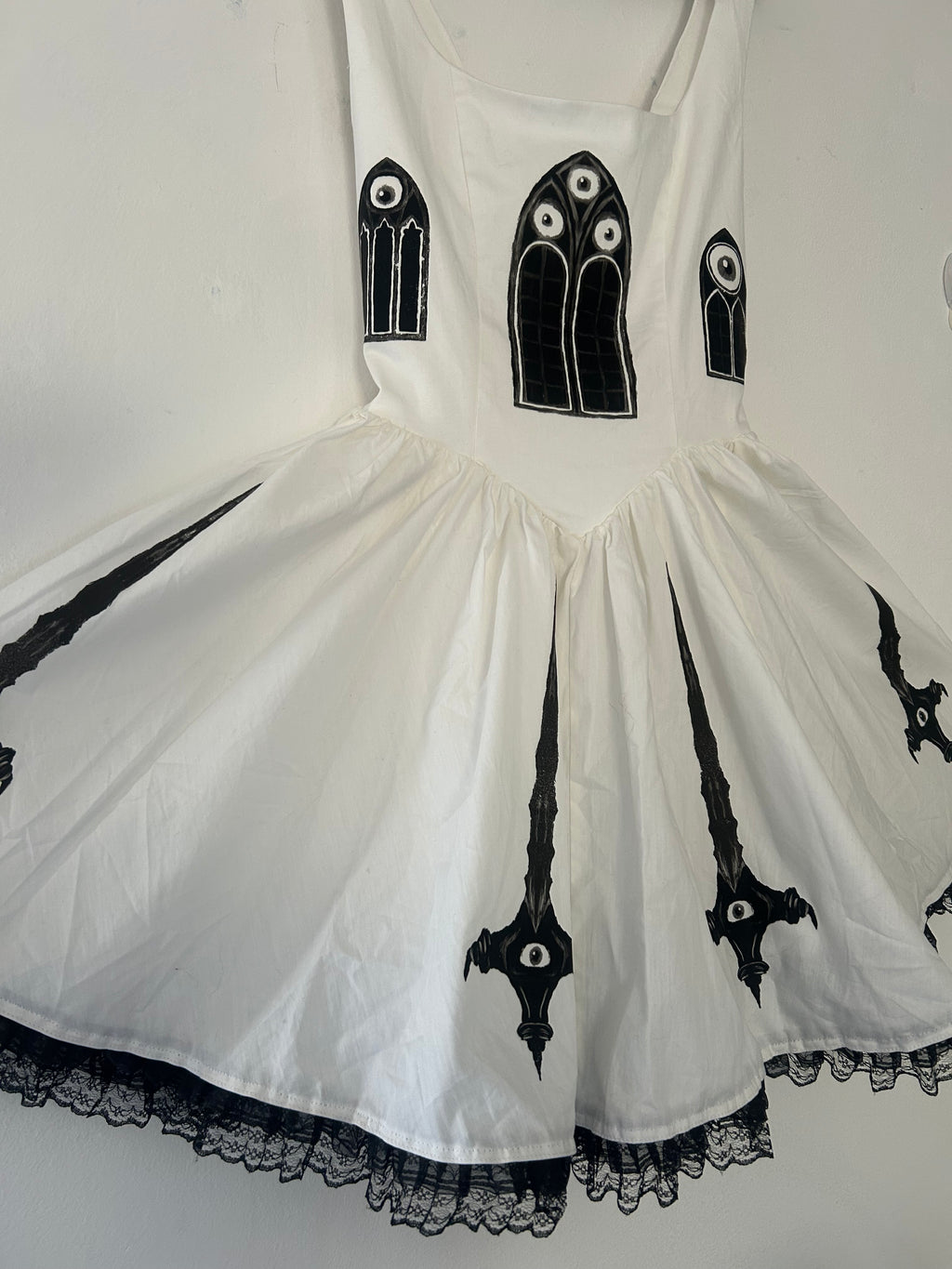 Upcycled fitted white lace dress size S