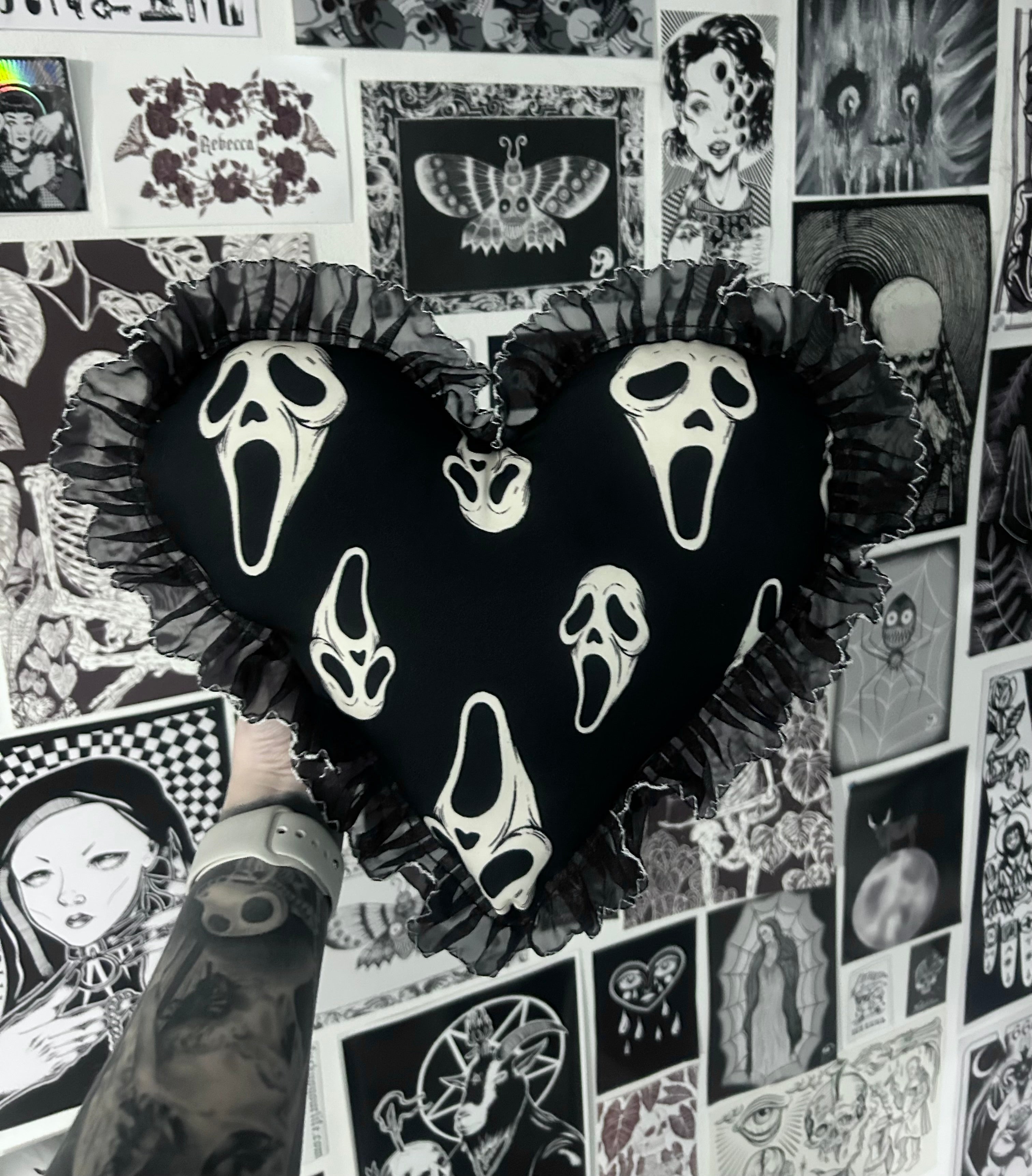 Ghostface scream lace heart cushion