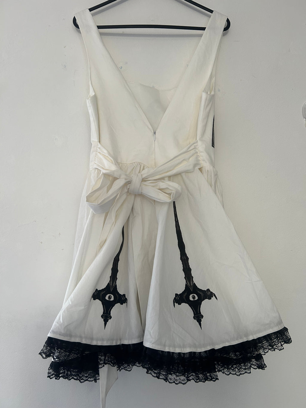 Upcycled fitted white lace dress size S