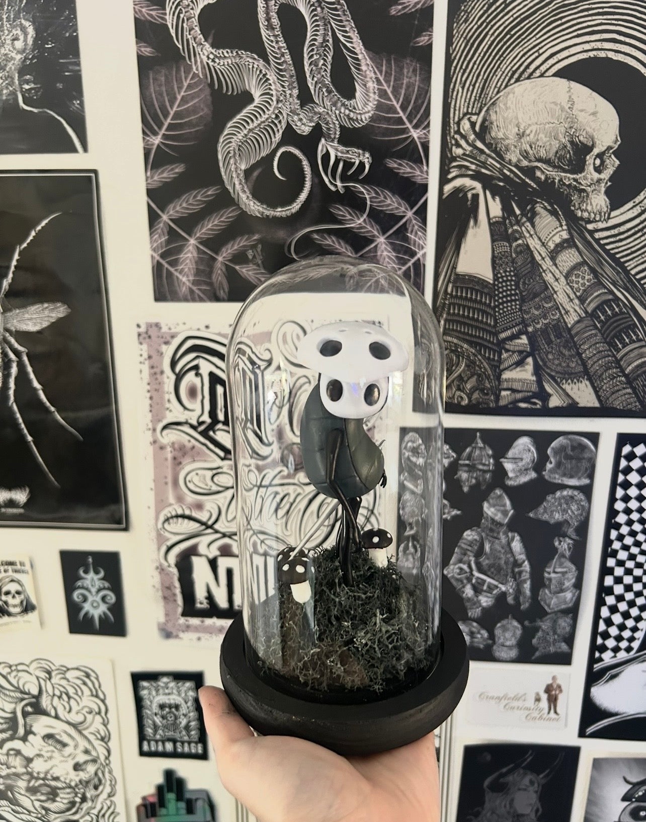 Hollow knight Quirrel glass dome figure display