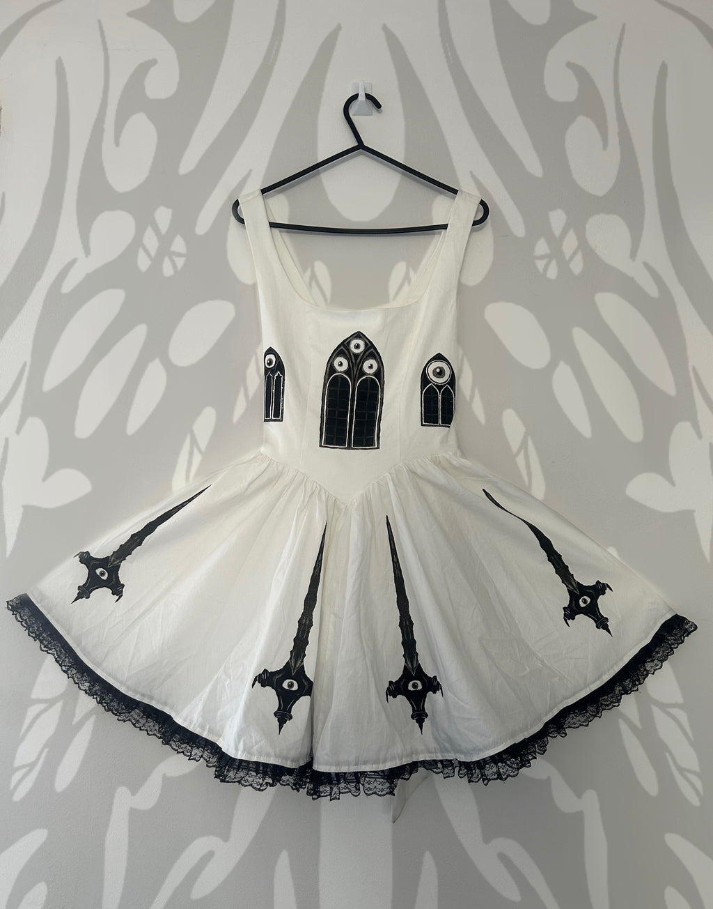 Upcycled fitted white lace dress size S
