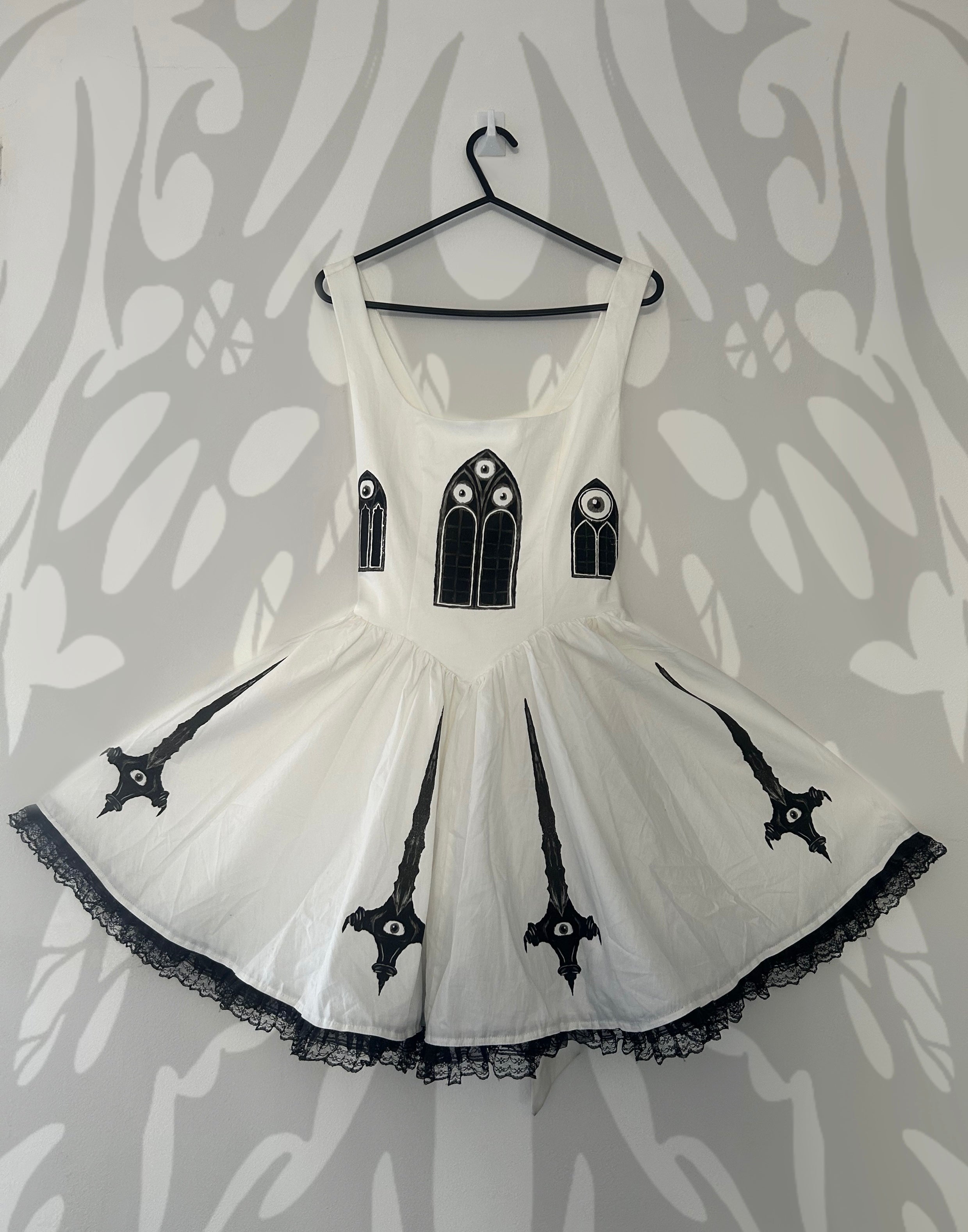 Upcycled fitted white lace dress size S