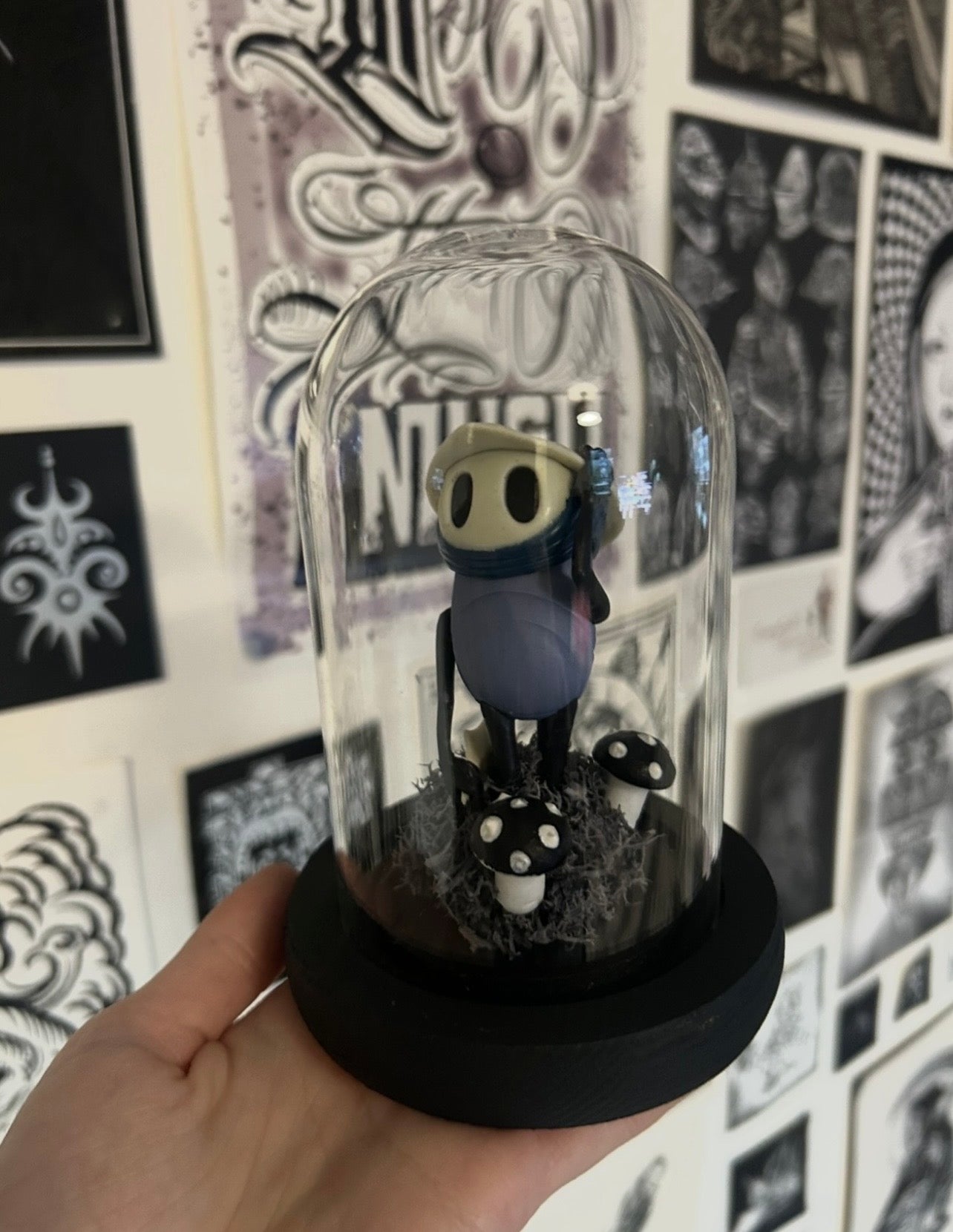 Hollow knight Quirrel glass dome figure display